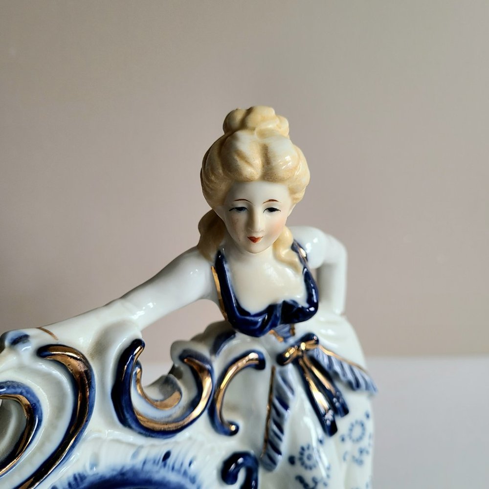 Vintage porcelain table clock with lady figurine Japan. AS IS - Picture 3 of 7